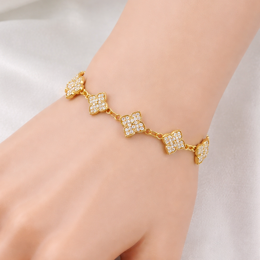 Floral Crystal Charm Bracelet – Clover-Inspired Stone Motifs | Adjustable | Imitation Gold Fashion Jewelry