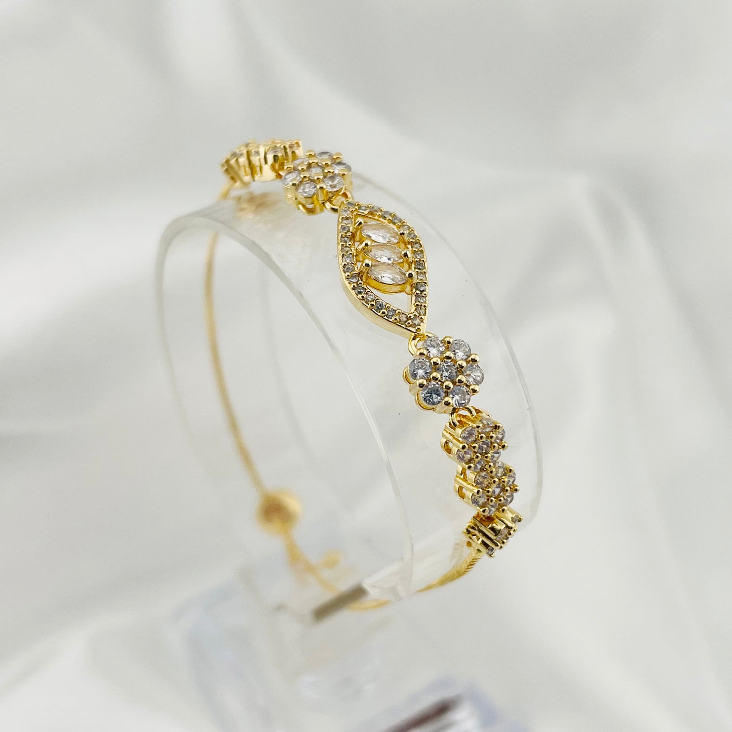 Floral Eye Charm Bracelet – Crystal Flower Motifs | Adjustable | Imitation Gold Fashion Jewelry