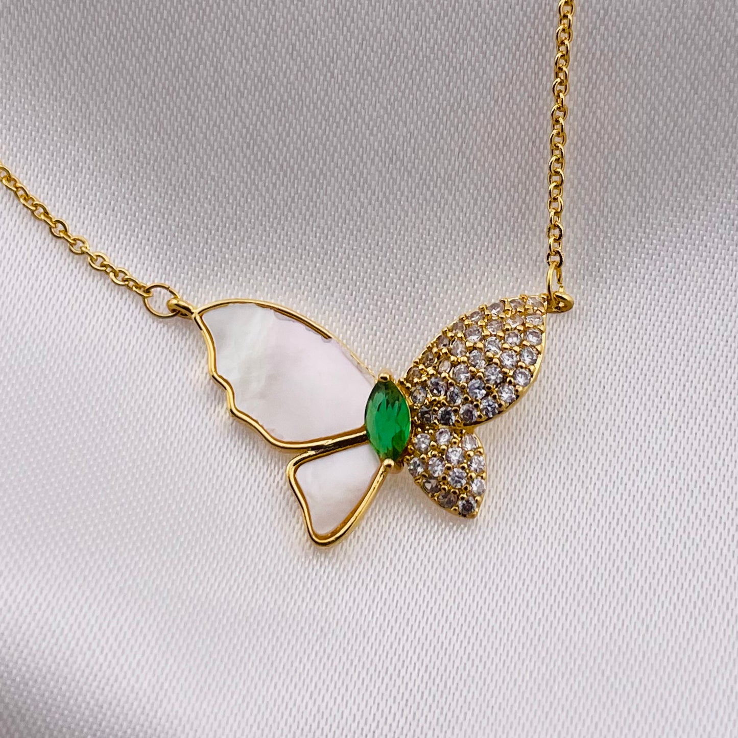 BUTTERFLY NECKLACE PEARL PENDANT WITH -GREEN STONE, ADJUSTABLE CHAIN, FASHION JEWELRY IMITATION GOLD