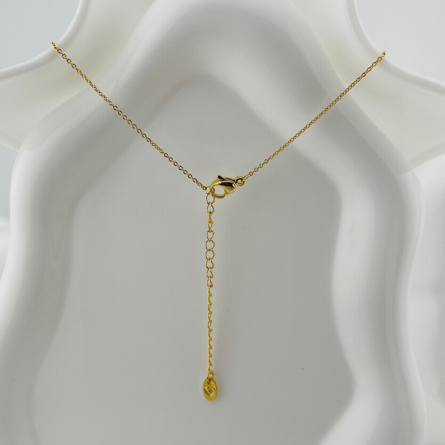 NECKLACE WITH CHANEL PENDANT PEARL AND STONE FILLED, ADJUSTABLE CHAIN, FASHION JEWELRY IMITATION GOLD