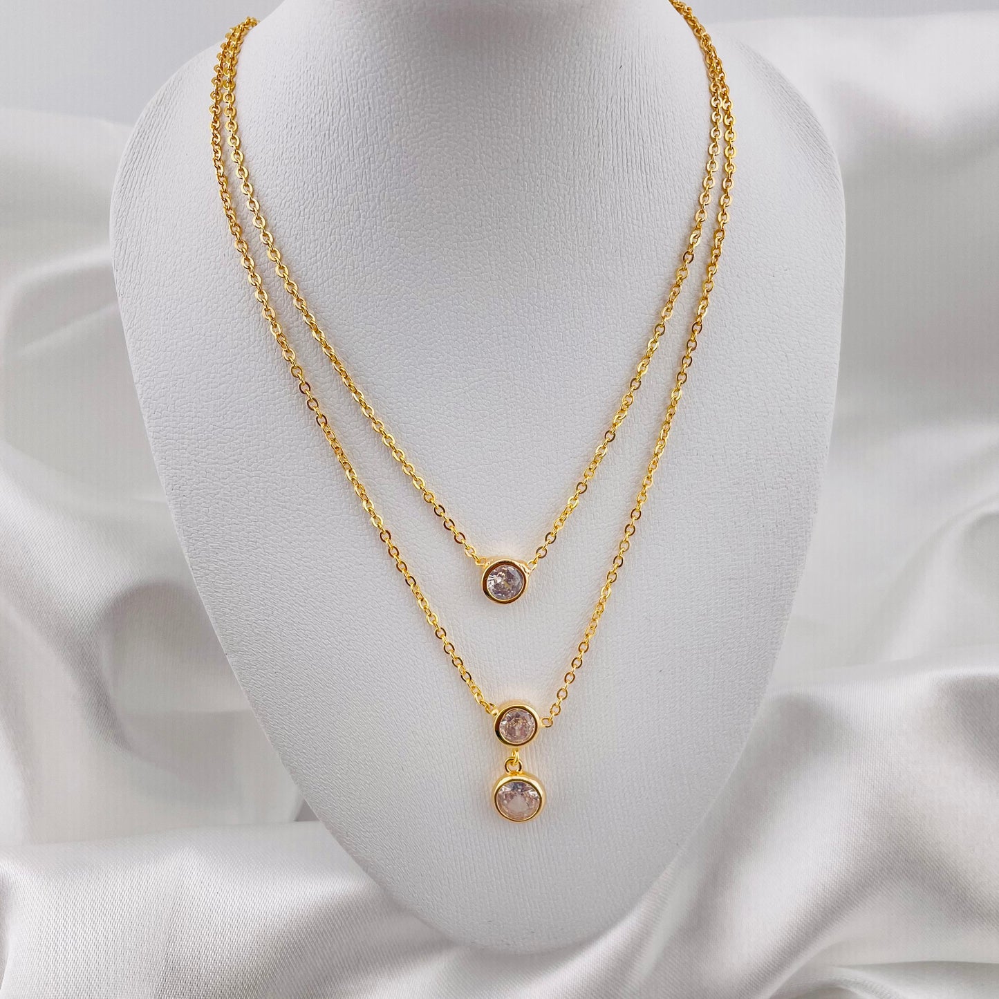 DUAL LAYERED NECKLACE 3 STONE PENDANT ,ADJUSTABLE CHAIN, FASHION JEWELRY IMITATION GOLD