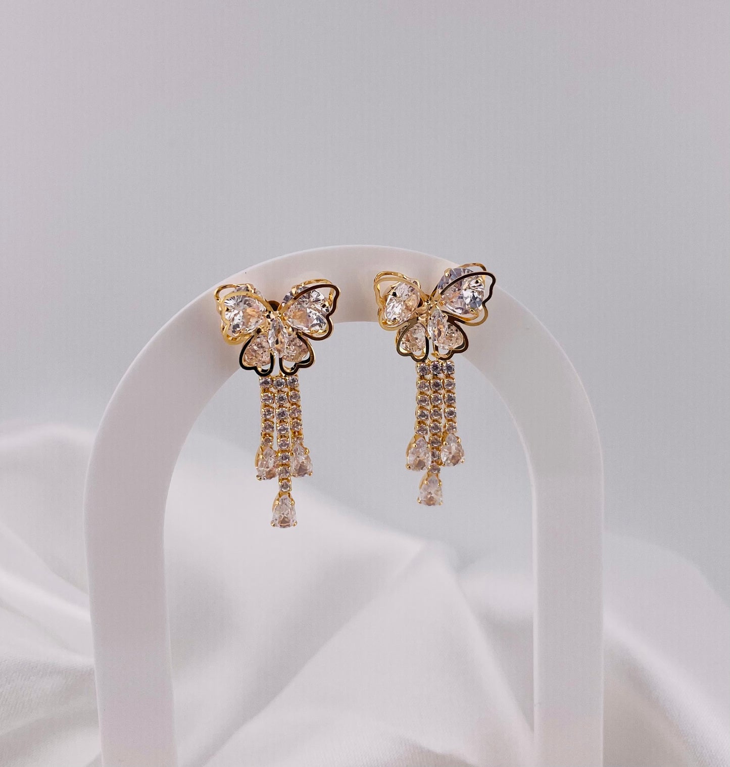 BUTTERFLY EARRINGS - DANGLING STONES, FASHION JEWELRY IMITATION GOLD- ONE PEAR