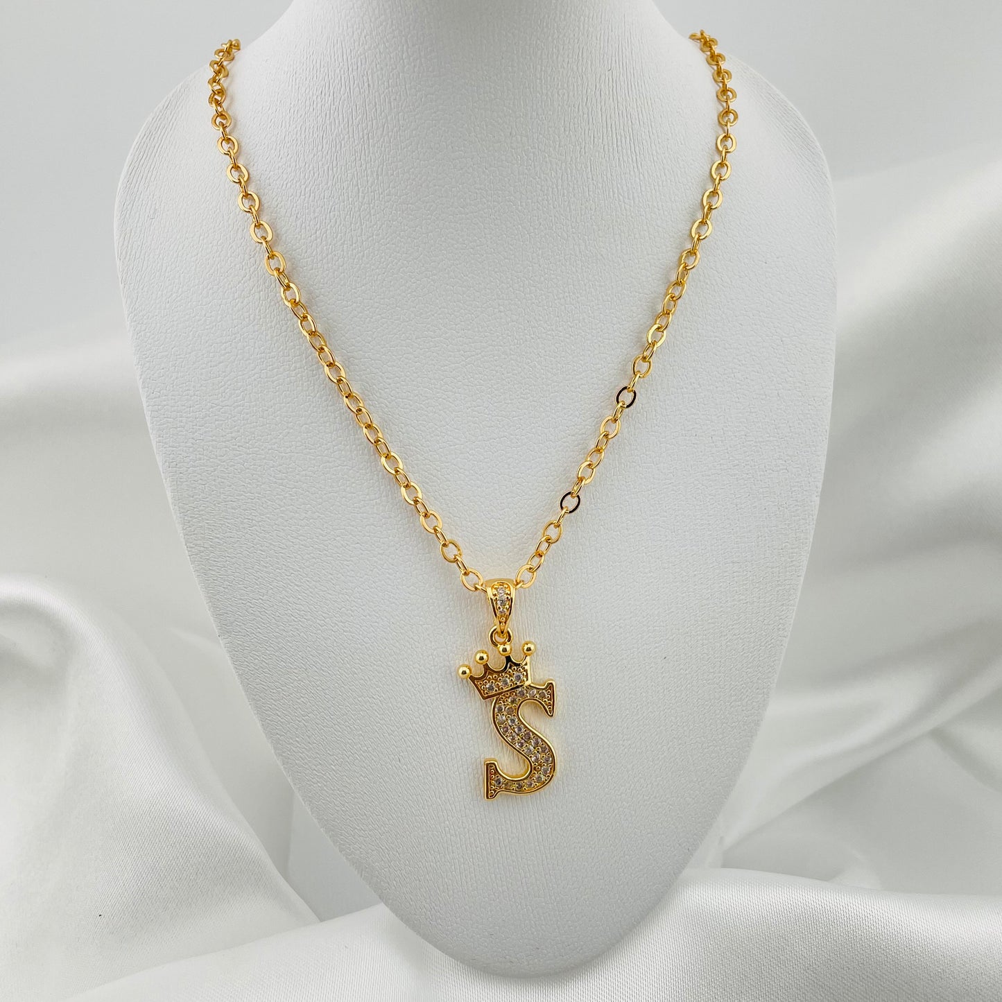 NECKLACE WITH ALPHABET PENDANT, CROWN DESIGN -STONE,ADJUSTABLE CHAIN, FASHION JEWELRY IMITATION GOLD