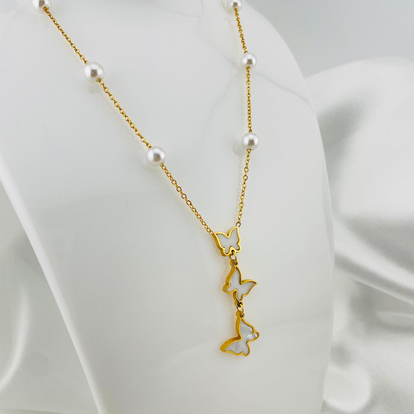 ANTI TARNISH STAINLESS STEEL NCKLCE, DANGLING BUTTERFLYS PENDANT PEARL BEARDS, FASHION JEWELRY IMITATION GOLD, ADJUSTABLE CHAIN