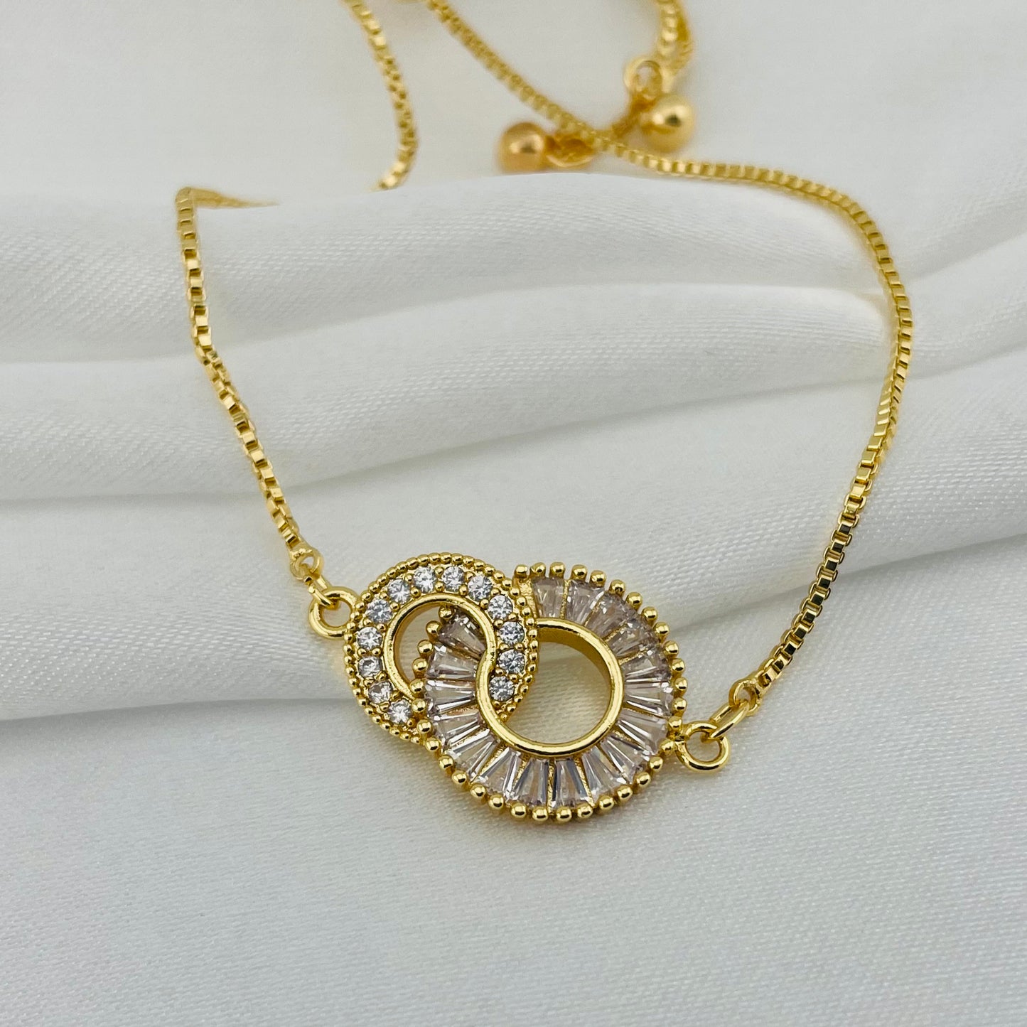 Interlocking Circle Stone Bracelet – Adjustable | Imitation Gold Fashion Jewelry