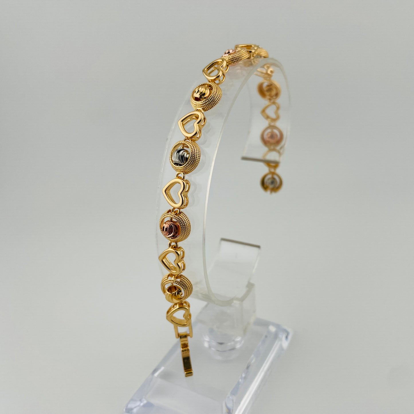 Heart Link Bracelet – Textured Round Motifs with Dual-Tone Accents | Imitation Gold Fashion Jewelry