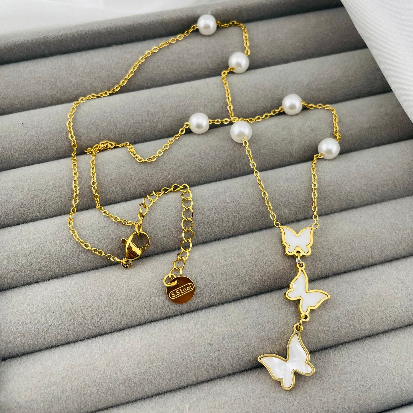 ANTI TARNISH STAINLESS STEEL NCKLCE, DANGLING BUTTERFLYS PENDANT PEARL BEARDS, FASHION JEWELRY IMITATION GOLD, ADJUSTABLE CHAIN