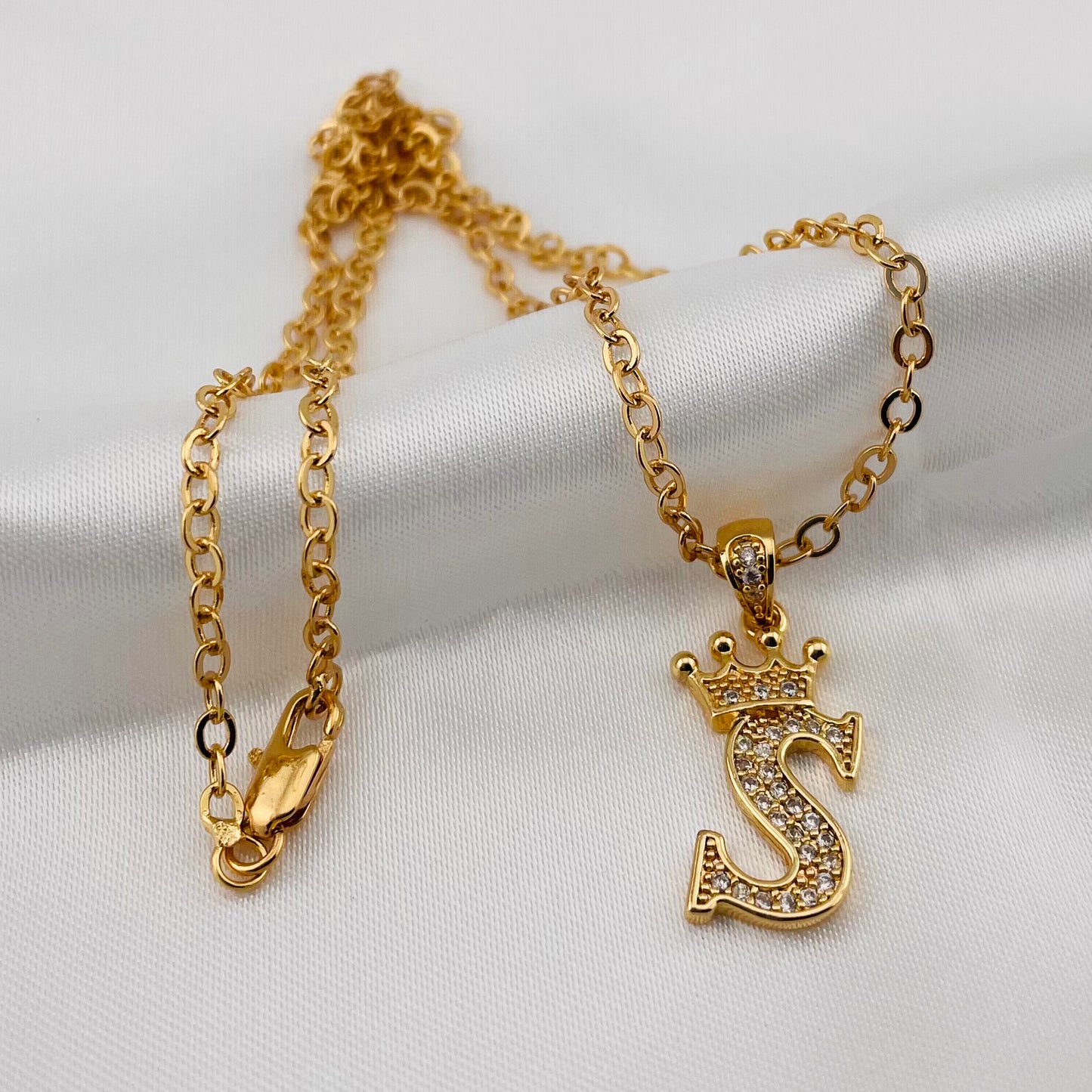 NECKLACE WITH ALPHABET PENDANT, CROWN DESIGN -STONE,ADJUSTABLE CHAIN, FASHION JEWELRY IMITATION GOLD