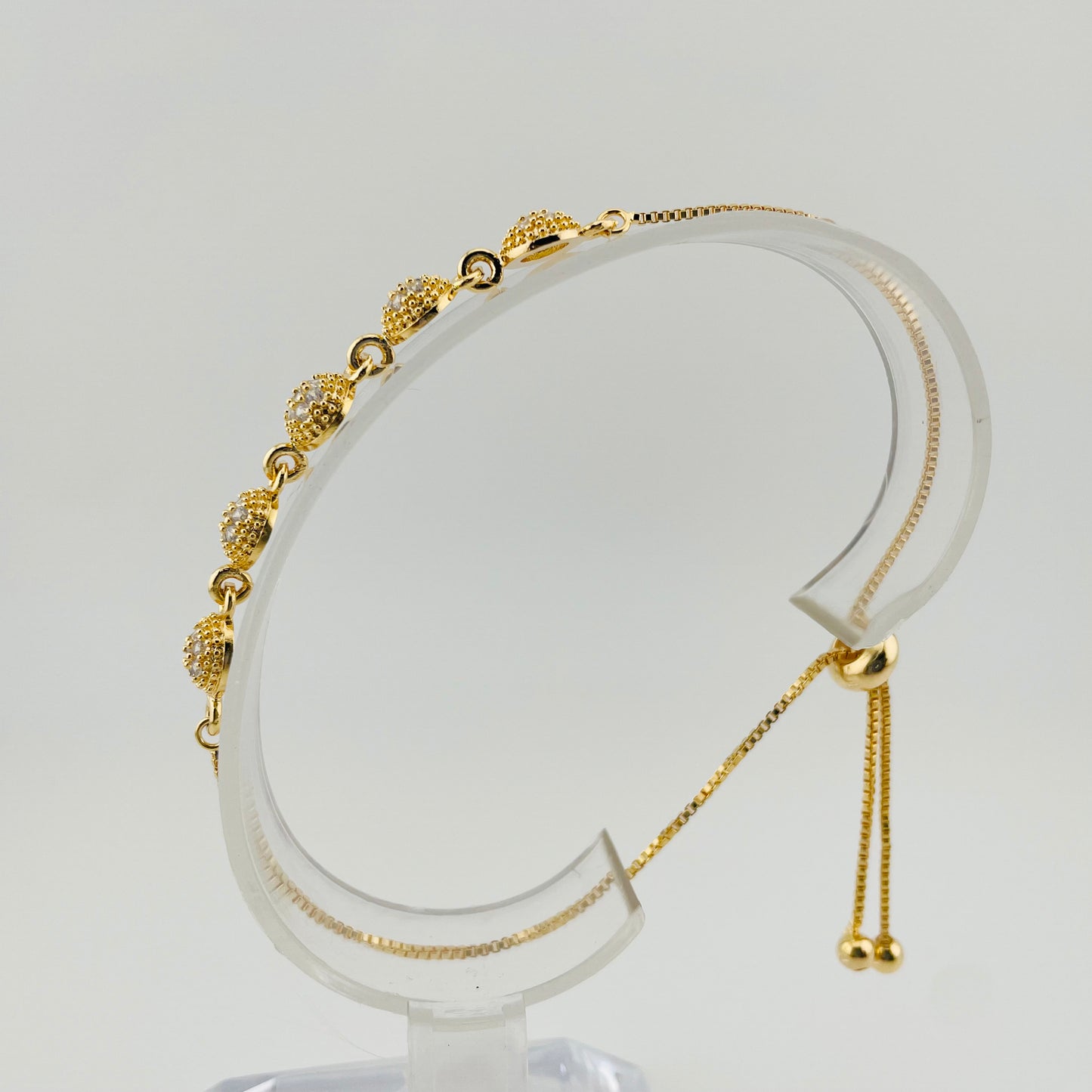 Round Stone Link Bracelet – Adjustable Chain | Imitation Gold Fashion Jewelry