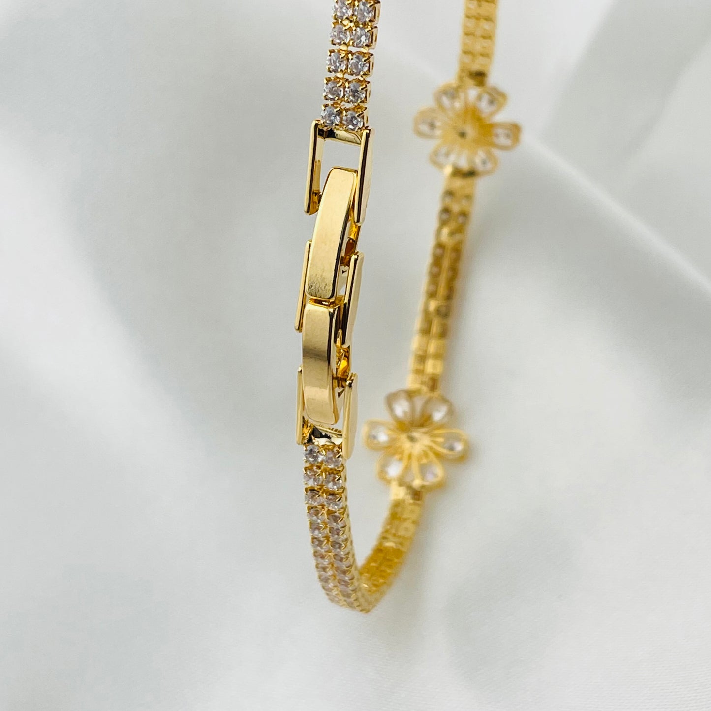 Floral Crystal Tennis Bracelet – Stone-Studded Flower Motifs | Imitation Gold Fashion Jewelry