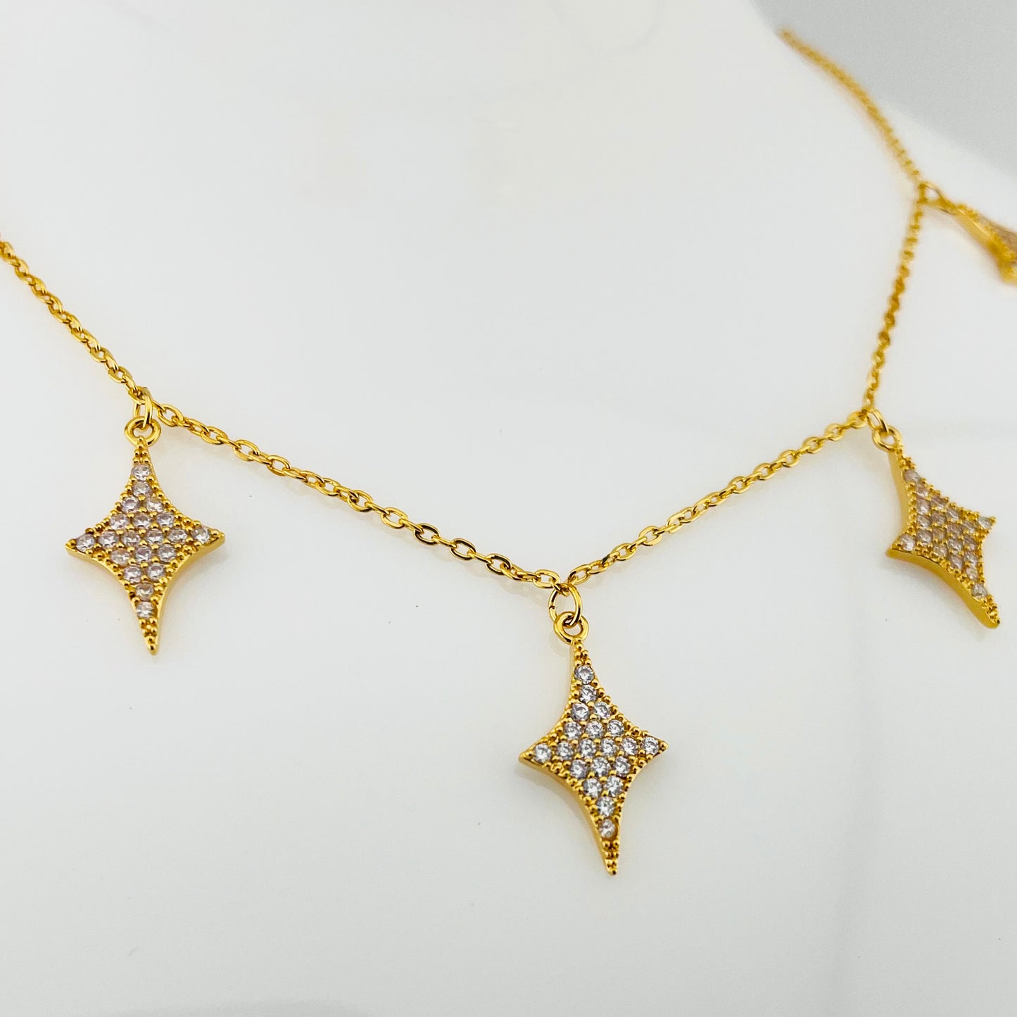 NECKLACE AND EARING SET, DANGLING STARS PENDANTS, ADJUSTABLE CHAIN, FASHION JEWELRY IMITATION GOLD