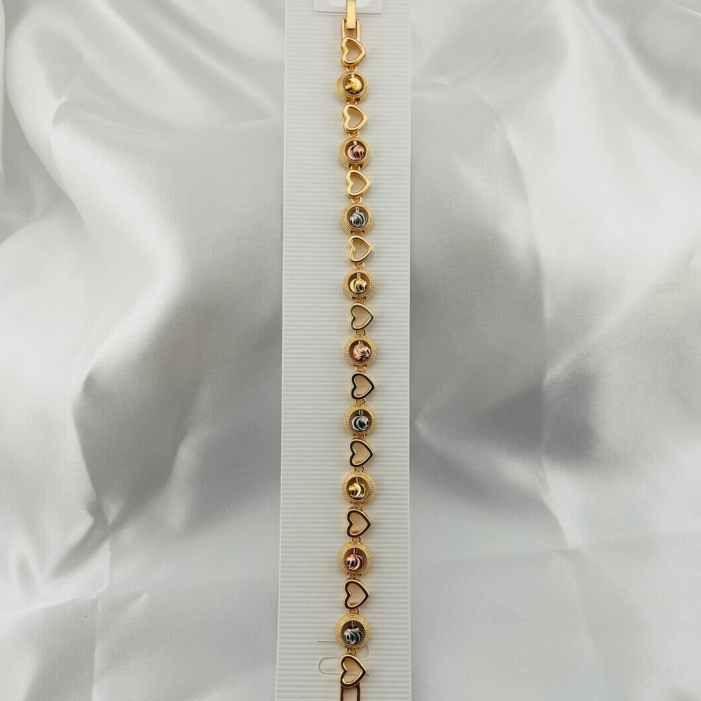 Heart Link Bracelet – Textured Round Motifs with Dual-Tone Accents | Imitation Gold Fashion Jewelry