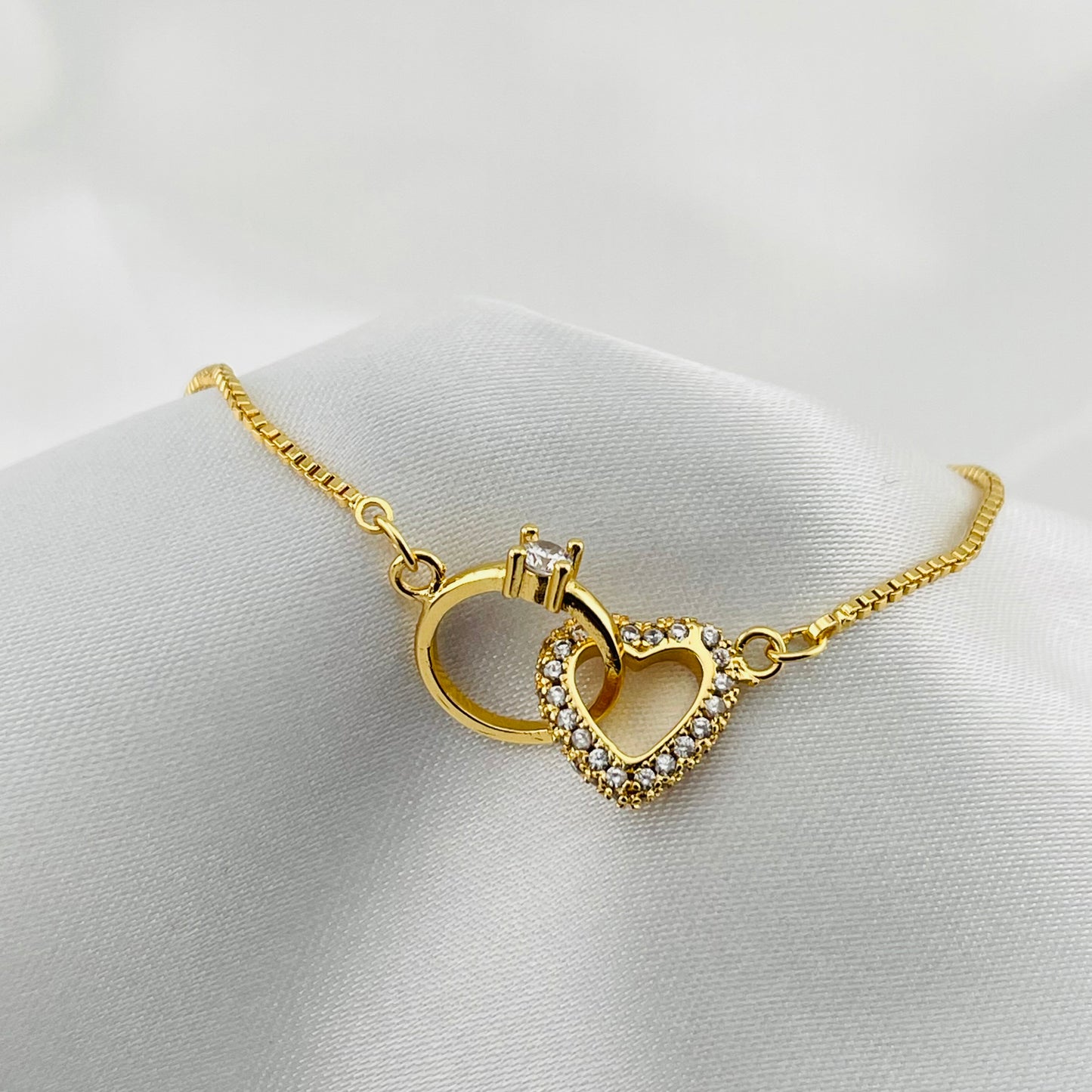 Heart Charm Bracelet – Stone-Outlined Ring Interlocking Hearts | Imitation Gold Adjustable Bracelet