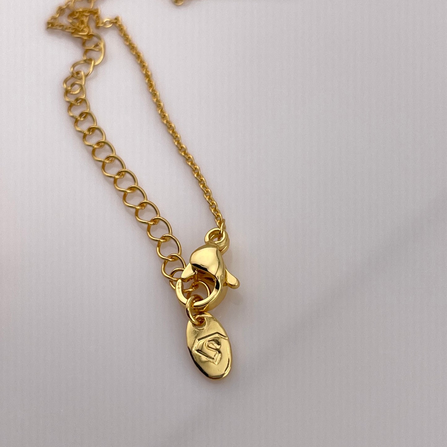 Circle Charm Necklace & Stud Earrings Set – Stone-Outlined Rings | Imitation Gold